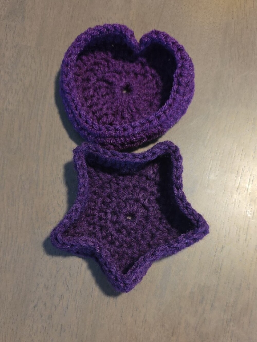 Hand Crafted Crocheted Star & Heart Trinket Dishes - Picture 5 of 13